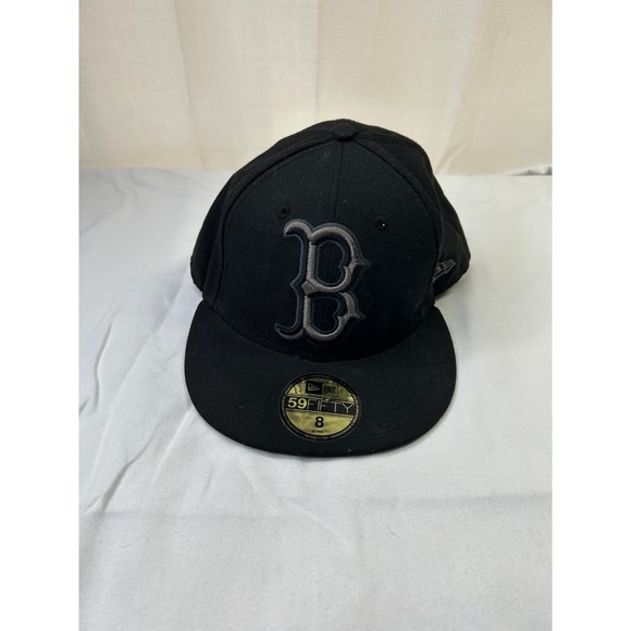 New Era 59FIFTY Boston Red Sox Blackout Fitted Hat Unisex Adult Size 8 MLB - Picture 1 of 7